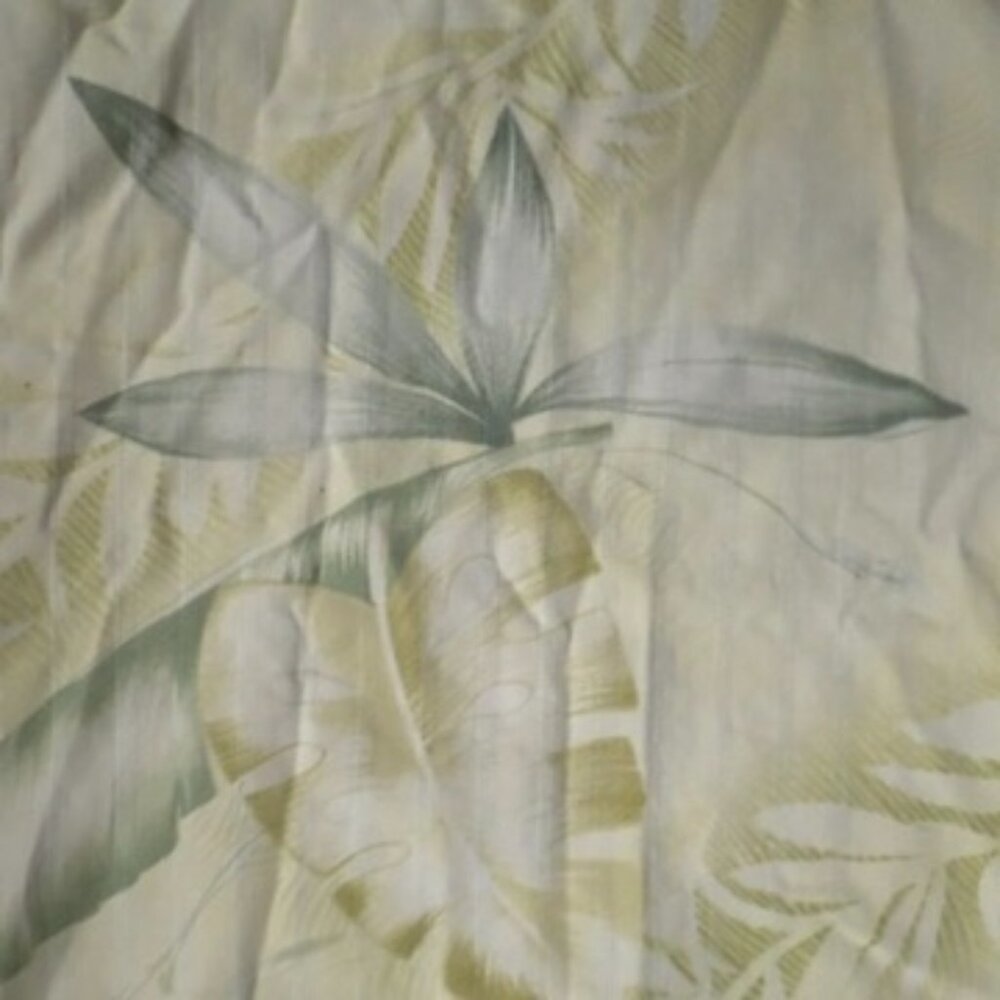 Tommy Bahama 100% Silk Short Sleeve Camp Shirt – Size Small - Picture 10 of 16